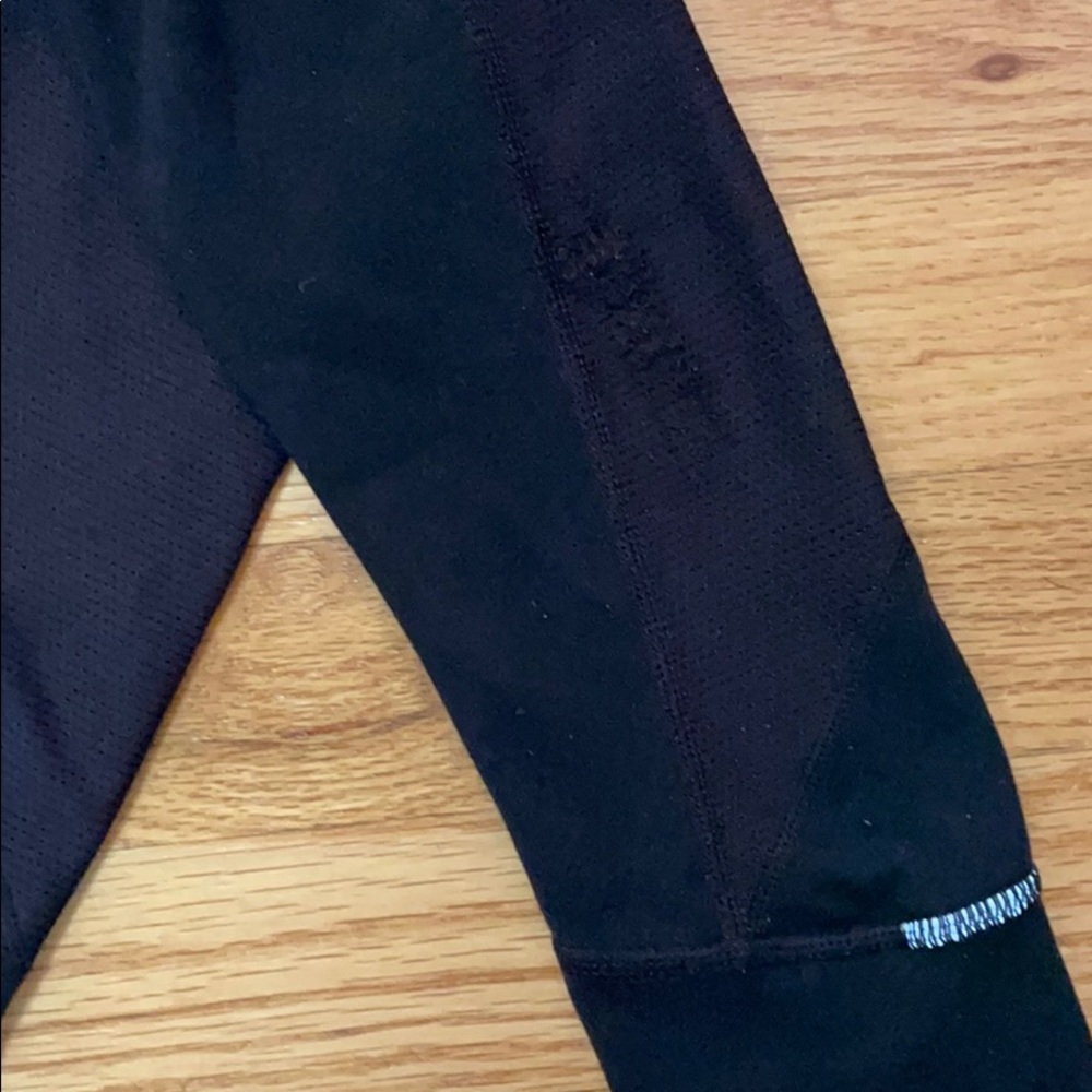 Athleta Black Relay Reflective Leggings w/pockets - Picture 13 of 16